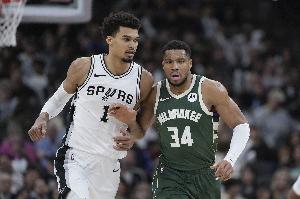 伤病如潮！美记：昨天的四场比赛里每个队都有全明星球员缺阵